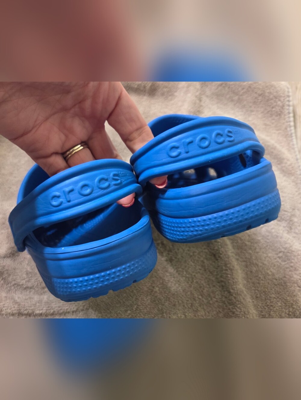 Kids Blue Clog Shoes with Jibbets Size 3 - Picture 5 of 8